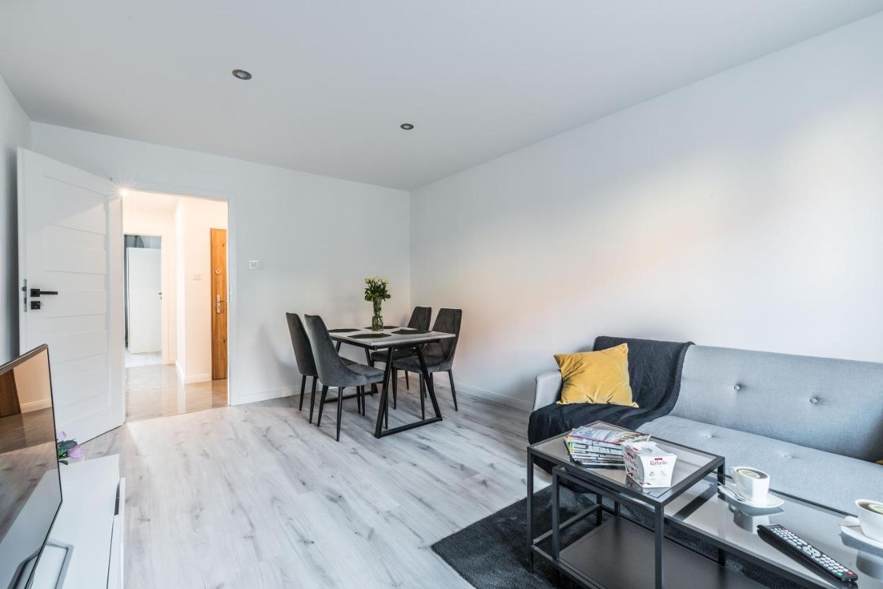 Theatre Apartment - Apartament Przy Rynku W Glogowie 외부 사진